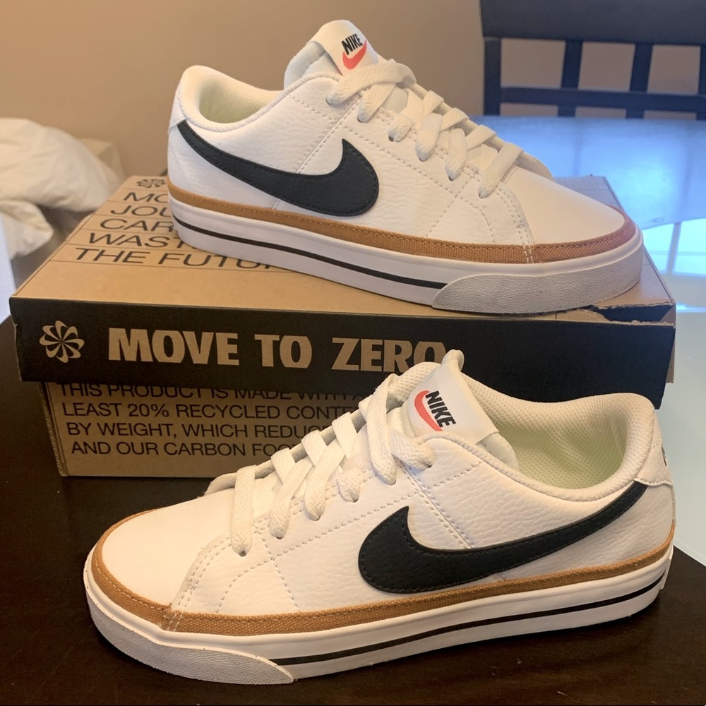 Womens Nike Court Legacy
